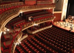 Wpływ komedii na kulturę teatralną Warszawy