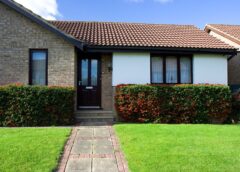 Dlaczego warto wybrać mycie dachów Poznań?