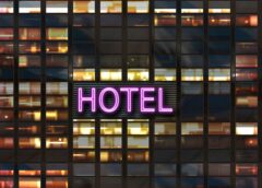 Jak znaleźć ekonomiczne noclegi w Warszawie