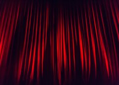 Między rozrywką a refleksją – fenomen sceny lekkiego repertuaru w stolicy